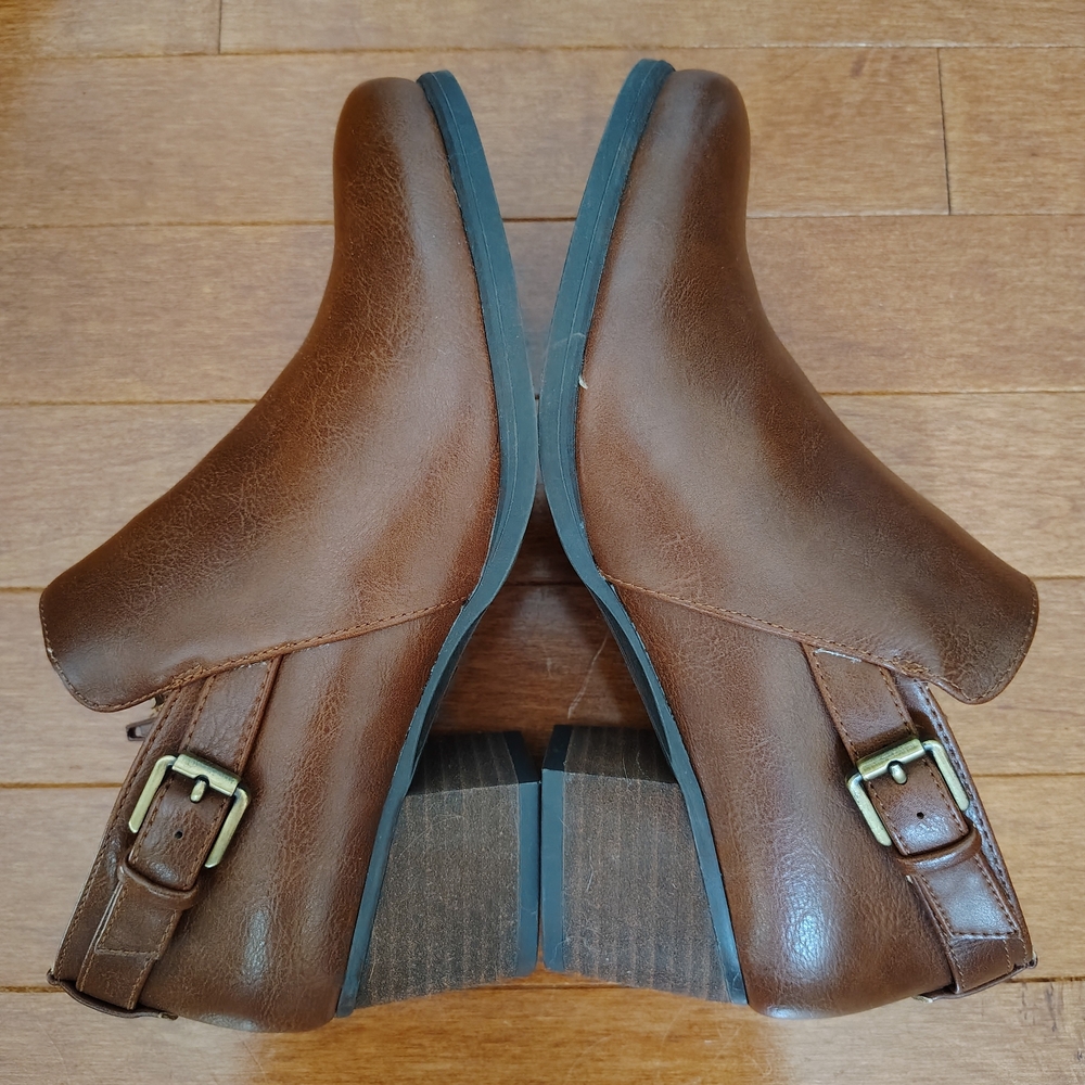 Soul Naturalizer Boho Brown with Gold/Brass Buckle Ankle Boots - Women's Size 7